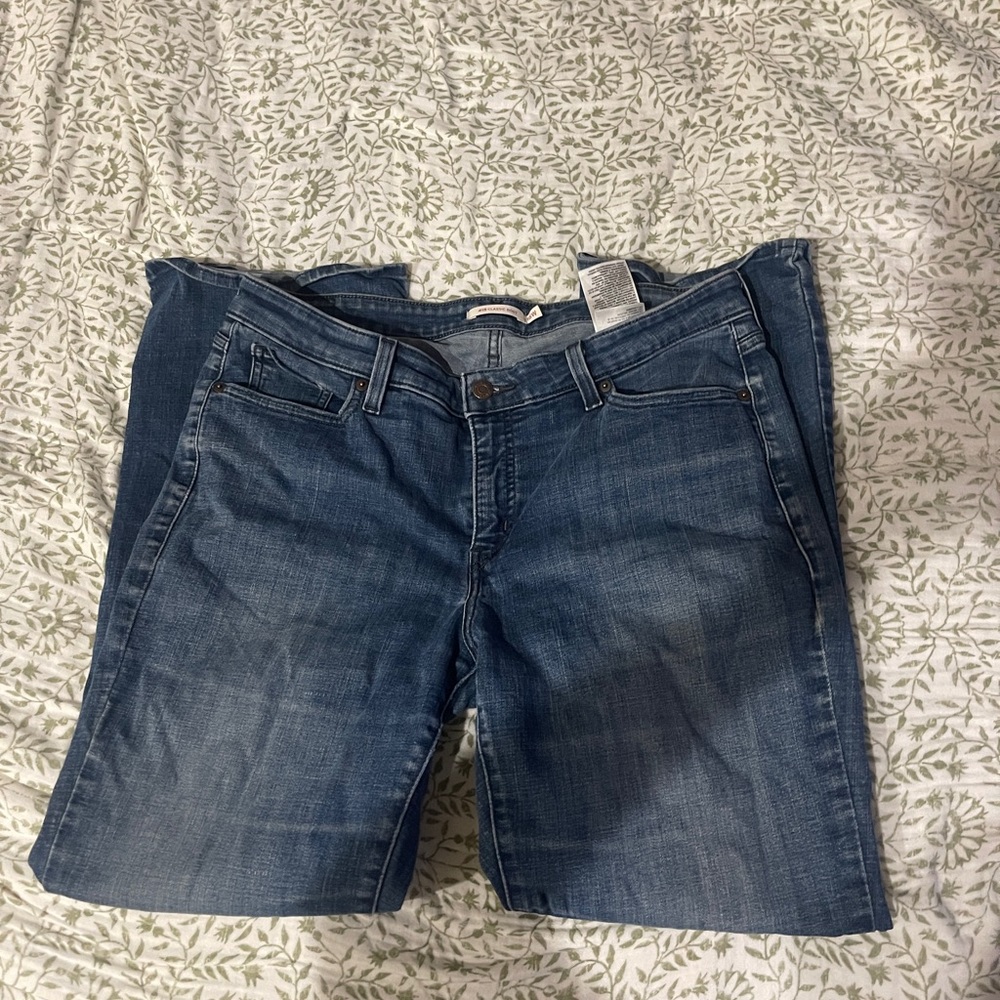 Levi woman jeans 16W